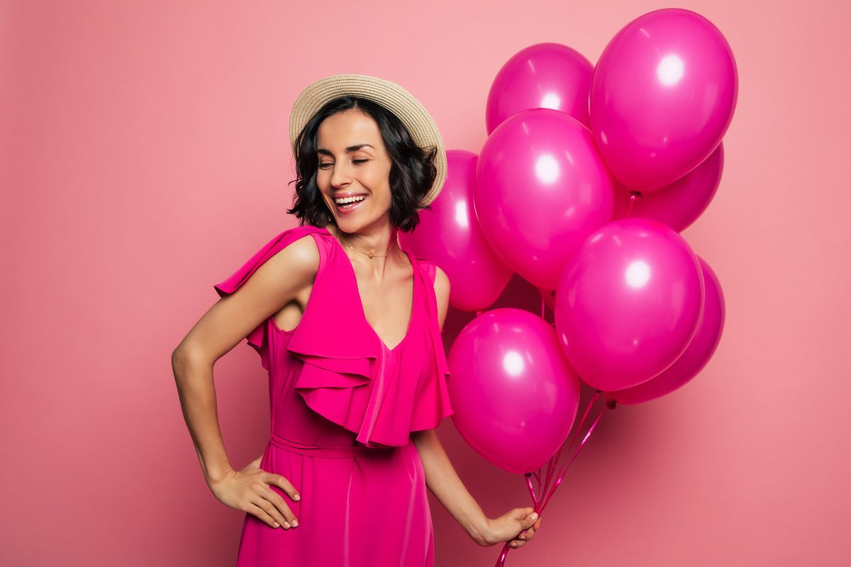 jaki makijaż do fuksjowej sukienki